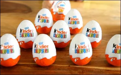 Que peut-on s'attendre à trouver à l'intérieur d'ufs en chocolat Kinder Surprise ?