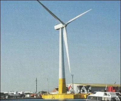 En 2017, au large de quelle ville a été installée la première éolienne flottante ?
