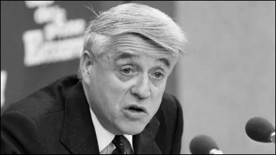 Cet homme politique (1920 - 1979) gaulliste, qui a été, pendant quinze ans, secrétaire d'État puis ministre a été retrouvé mort le 30 octobre 1979 dans un étang de la forêt de Rambouillet. Il s'agit de :
