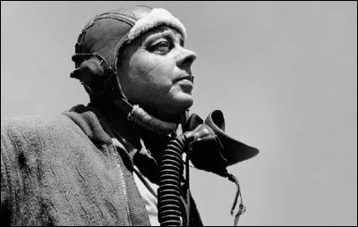 Quel aviateur célèbre est l'auteur de ''Terre des hommes'' ?