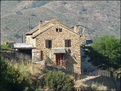 Ancienne commune languedocienne de 15 habitants, Talau se situe dans le département ...