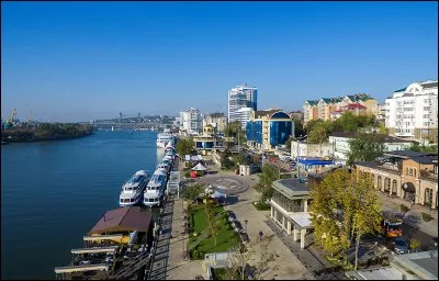 Cette ville russe sur le Don, peuplée de 1,2 millions d'habitants, principal centre du sud de la Russie, c'est :