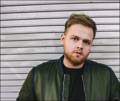 Qui a chanté ''Leave a Light'' ?