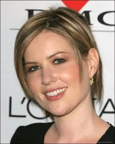 Dido chante ''Here With Me''. Le nom de cette chanteuse est le m&ecirc;me que celui de trois personnes extr&ecirc;mement c&eacute;l&egrave;bres dans leur domaine. Quel est l'intrus ?