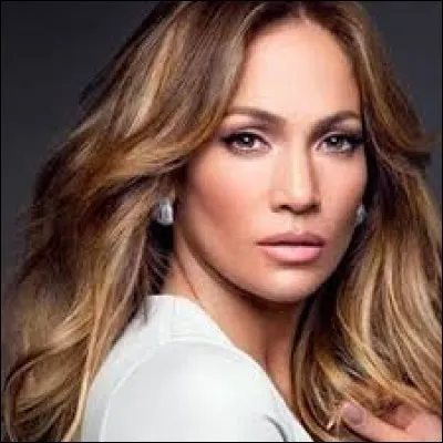 Jennifer Lopez, l'interpr&egrave;te de ''Ain't It Funny'' est n&eacute;e dans le quartier le plus pauvre de New York. Quel est son nom ?