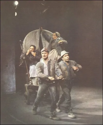 Pour Berthold Brecht, comment est "la Mère" ?