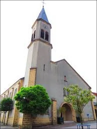 Nous terminons cette balade devant l'église Saint-Jean-Baptiste de Woustviller. Ville du Grand-Est, dans l'agglomération de Sarreguemines, elle se situe dans le département ...