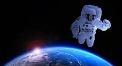 De combien de centimètres peut grandir un astronaute au cours d'un long voyage dans l'espace ?