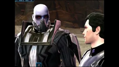 Comment s'appelle le surveillant avec qui on commence l'aventure du Guerrier Sith ?