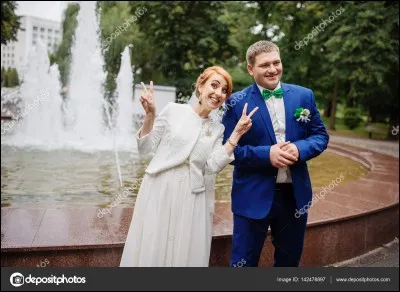 Des hommes célibataires peuvent s'attacher pour quelques jours les services d'une "fausse petite amie pour les fêtes" pour échapper à la pression de parents impatients de voir leur chère progéniture mariée.