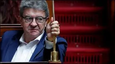 Récipient de faïence ou de verre, utilisé pour les préparations nécessitant une cuisson au four !