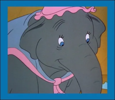 Pour quelle raison Madame Jumbo, la maman de Dumbo, est-elle mise à l'écart ?