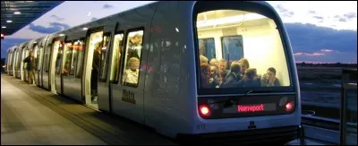 Le métro de New-York est connu pour ne jamais s'arrêter. Quelle autre ville possède un système de métro du même genre ?
