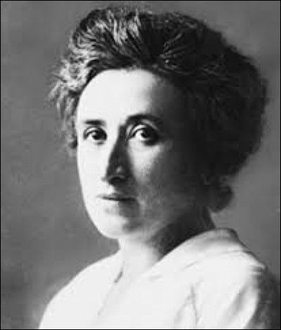 Janvier 1919 : Rosa Luxemburg fut assassinée dans la capitale lors de la révolution qui eut lieu dans ce pays. Quel est son nom ?