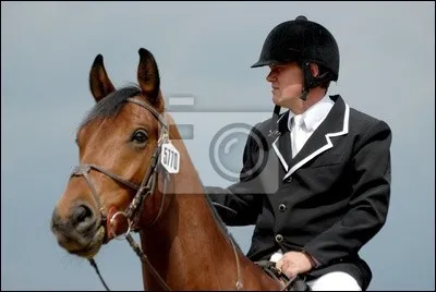 Qu'est-ce qu'il est obligatoire de mettre avant de monter pour nous protéger ?