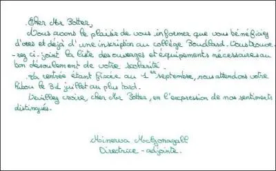 De quelle couleur est l'encre avec laquelle les lettres de Poudlard sont crites ?
