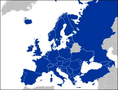 Au sein de quelle organisation la Convention européenne des droits de l'homme est-elle adoptée ?