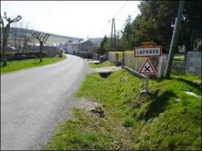 Petit village Audois de 78 habitants, dans la Montagne Noire, Laprade se situe en région ...