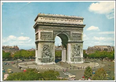Combien de sculpteurs ont travaill&eacute; sur l'Arc de Triomphe ?