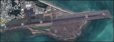Dans quelle île se trouve cet aéroport ?
