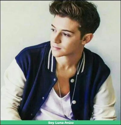 Comment se prénomme ce jeune homme ?