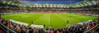 Où se trouve ce stade ?
Ville d'une capacité de 184 800 habitants où l'on peut visiter la cathédrale Notre-Dame, le palais du Tau et la basilique Saint-Rémi.