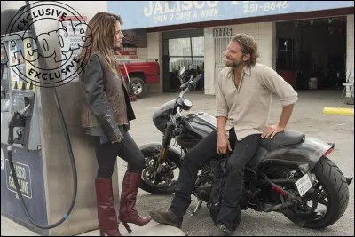 Avec quoi Jackson fabrique-t-il la bague de fiançailles d'Ally ?