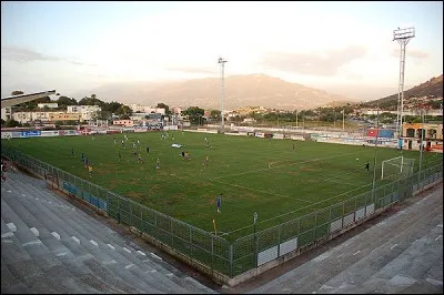 Où se trouve ce stade ?
Ville d'une capacité de 66 810 habitants où l'on peut admirer les calanques de Piana, le musée de la maison Bonaparte et le musée Fesch.