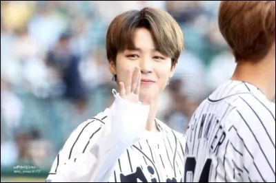 Quelle est la taille de Jimin ?