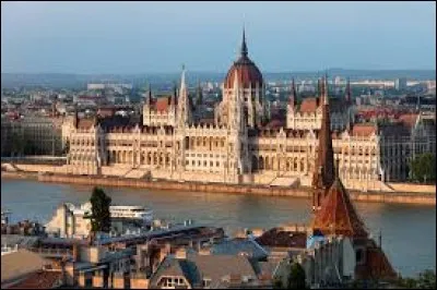 De quel pays Budapest est-elle la capitale ?