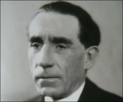 Ce chef d'entreprise, l'un des pionniers de la construction automobile, a contribué intensivement à l'effort de guerre durant la Première Guerre mondiale. À la fin de la Seconde Guerre mondiale, accusé de collaboration économique avec l'Allemagne nazie, il est arrêté en septembre 1944 et meurt en détention avant son procès. Il s'agit de :