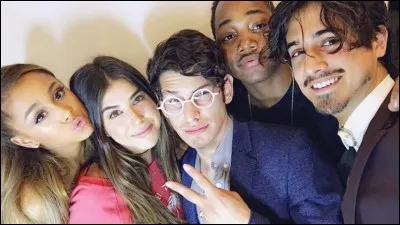 Quel est le rêve de tous ces jeunes gens ? (2possibilités)