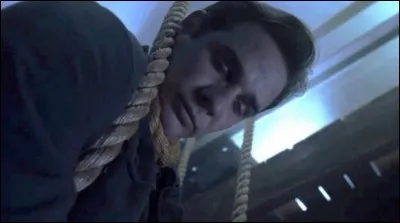 Qui a poussé Ian du clocher ?