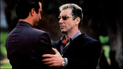 Quel film réalisé par Francis Ford Coppola est une adaptation du roman éponyme de Mario Puzo centré sur l'ascension de Michael Corleone ?