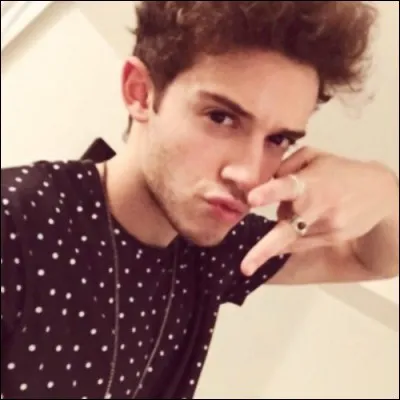 A quel âge a t-il participé à Factor X en Italie ?