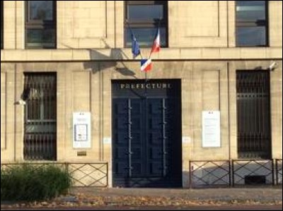 Laquelle de ces villes n'est pas une sous-pr&eacute;fecture du d&eacute;partement ?