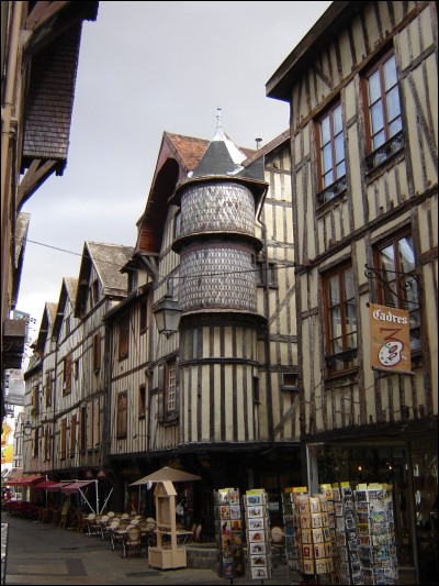 De quel ancien d&eacute;partement les Yvelines faisaient-elles partie ?