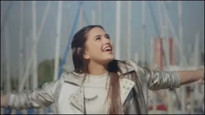 Dans quelle série joue-t-elle ?