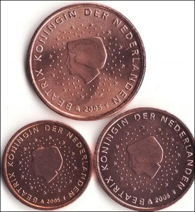 Toute la s&eacute;rie de ce pays (sauf nouvelle frappe) montrait le m&ecirc;me profil. Qui a fait ce bel effort d'imagination ?