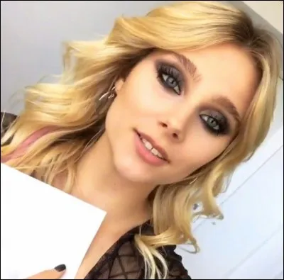 Quel est le nom de famille de Valentina ?