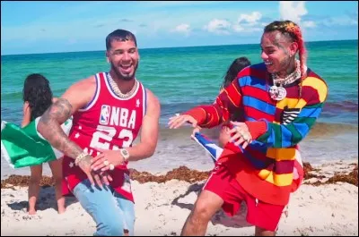 Qui est l'interprète de la chanson sur l'image ?