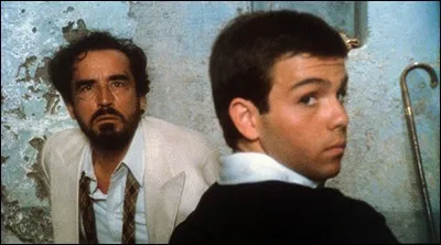 Sa carrière, comportant à la fois des productions importantes et des douzaines de comédies légères, l'a rendu populaire. 
Acteur de cinéma et de théâtre génois, il fait partie des monstres sacrés de la comédie italienne. 
En 1974, [...] tourne « Parfum de femme » sous la direction de Dino Risi.