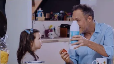 "Papa, c'est quoi cette bouteille de lait ?"Quelle autre question devra poser la petite fille pour avoir la r&eacute;ponse &agrave; sa premi&egrave;re question ?