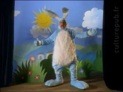 Apr&egrave;s avoir &eacute;t&eacute; r&eacute;clam&eacute; par les enfants, devant qui le lapin Kiss Cool va-t-il se retrouver quand il fait son entr&eacute;e ?