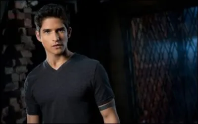 Qui a dit cette phrase en première : "Ne jamais froncer les sourcils, quelqu'un pourrait tomber amoureux de ton sourire" ?