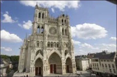 Dans quelle ville trouve-t-on cette cathédrale ?