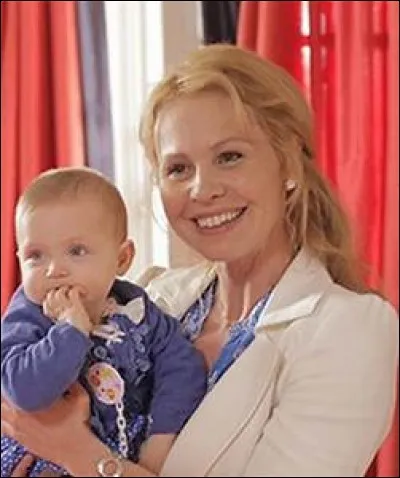 Comment s'appelle la fille de Marie-France et Michel, née dans la saison 3 ?