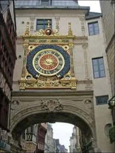 Dans quelle ville se trouve le Gros-Horloge ?