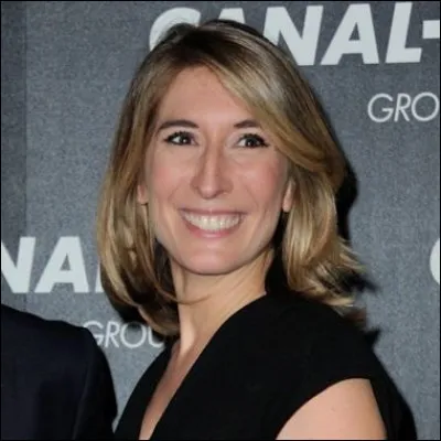 Comment s'appelle cette journaliste, qui présente le journal de la mi-journée dans l'émission ?