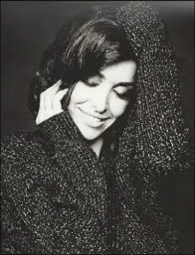 De quelle chanteuse fait-elle un album de reprise en 2013 ?